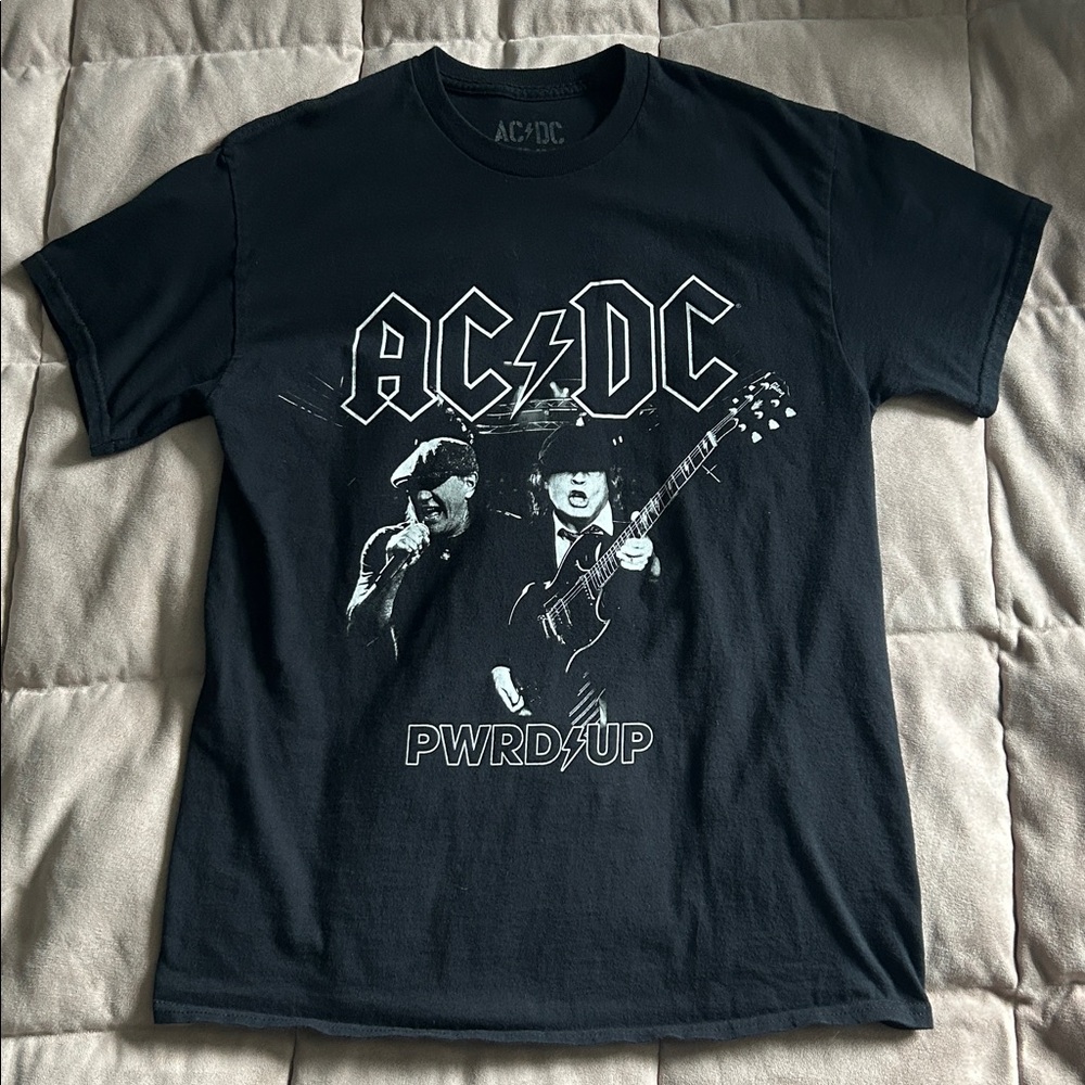 AC/DC concert shirt Power Up Tour 2025 adult size Medium